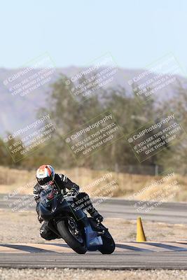 media/Dec-01-2025-Moto Forza (Mon) [[2daa91e15f]]/3-Beginner Group/Session 3 (Turn 3)/